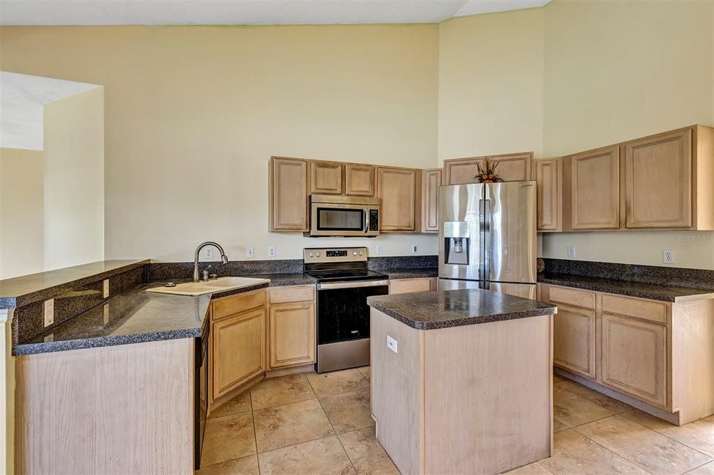 For Sale: $460,000 (4 beds, 3 baths, 2395 Square Feet)