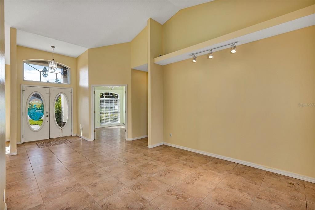 For Sale: $460,000 (4 beds, 3 baths, 2395 Square Feet)