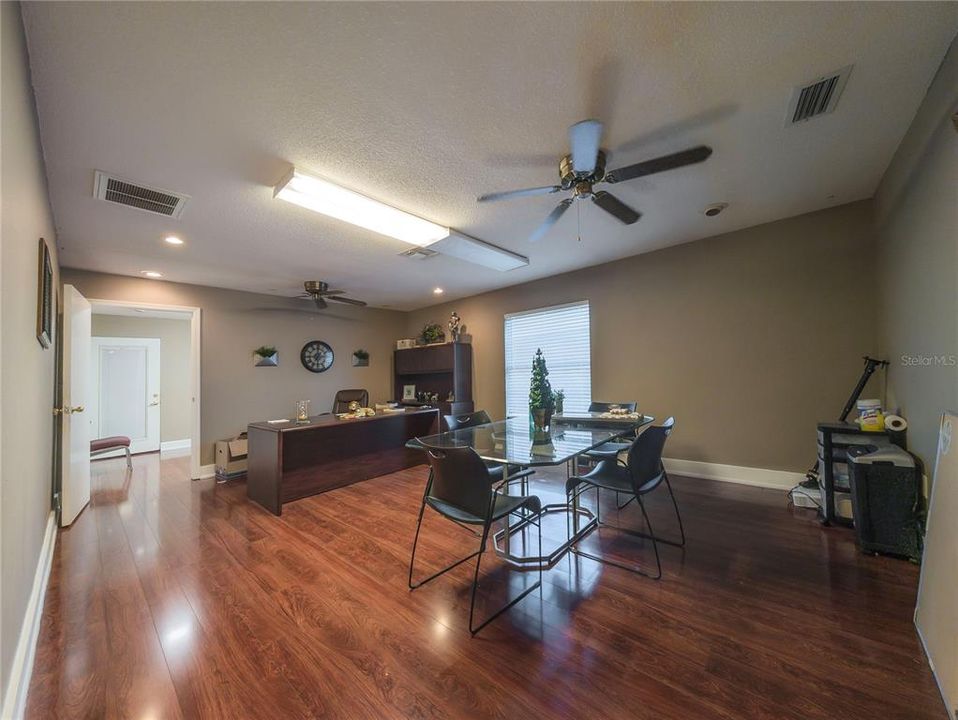 Под контрактом: $750,000 (0 спален, 0 ванн, 17163 Квадратных фут)