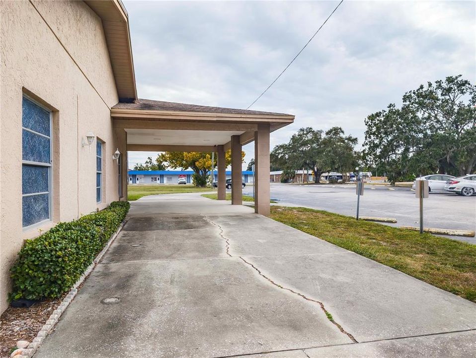 Под контрактом: $750,000 (0 спален, 0 ванн, 17163 Квадратных фут)