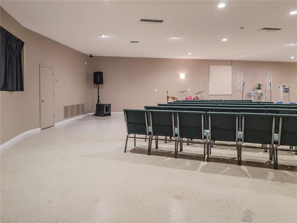 Под контрактом: $750,000 (0 спален, 0 ванн, 17163 Квадратных фут)