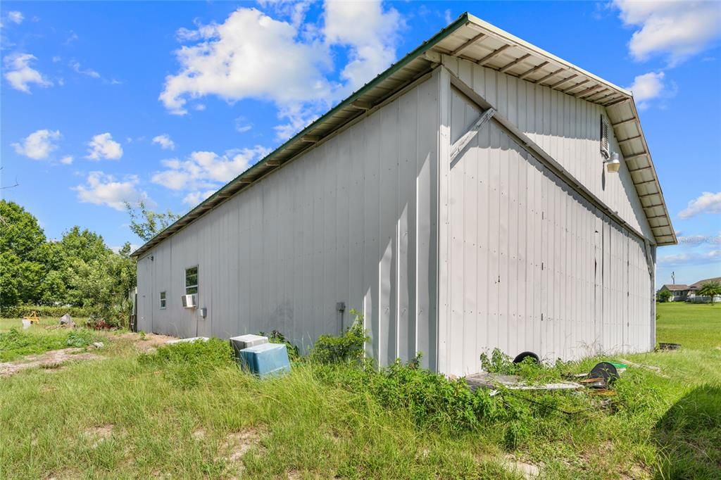 待售: $189,900 (4.69 acres)