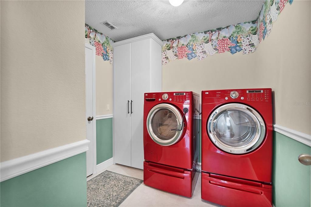 Active With Contract: $589,500 (4 beds, 3 baths, 2301 Square Feet)