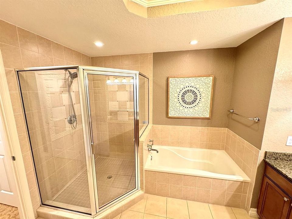 На продажу: $319,900 (3 спален, 3 ванн, 1755 Квадратных фут)