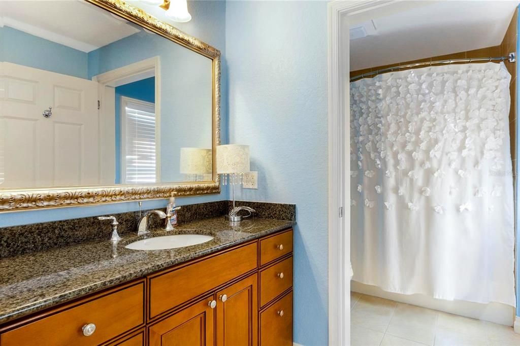 На продажу: $319,900 (3 спален, 3 ванн, 1755 Квадратных фут)