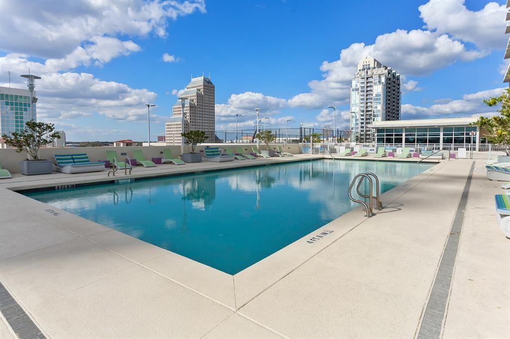 For Sale: $775,000 (2 beds, 2 baths, 1471 Square Feet)