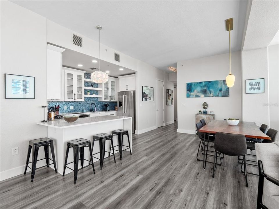 For Sale: $775,000 (2 beds, 2 baths, 1471 Square Feet)