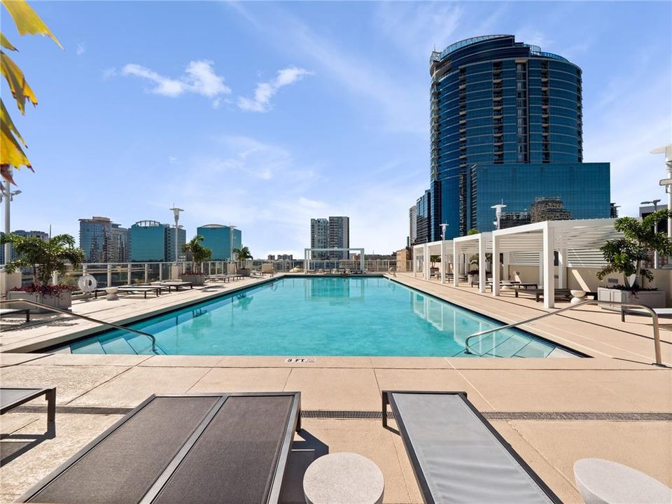 For Sale: $775,000 (2 beds, 2 baths, 1471 Square Feet)