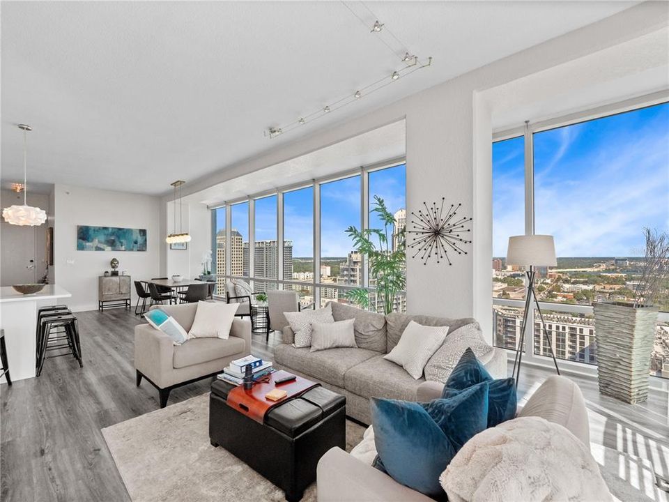 For Sale: $775,000 (2 beds, 2 baths, 1471 Square Feet)