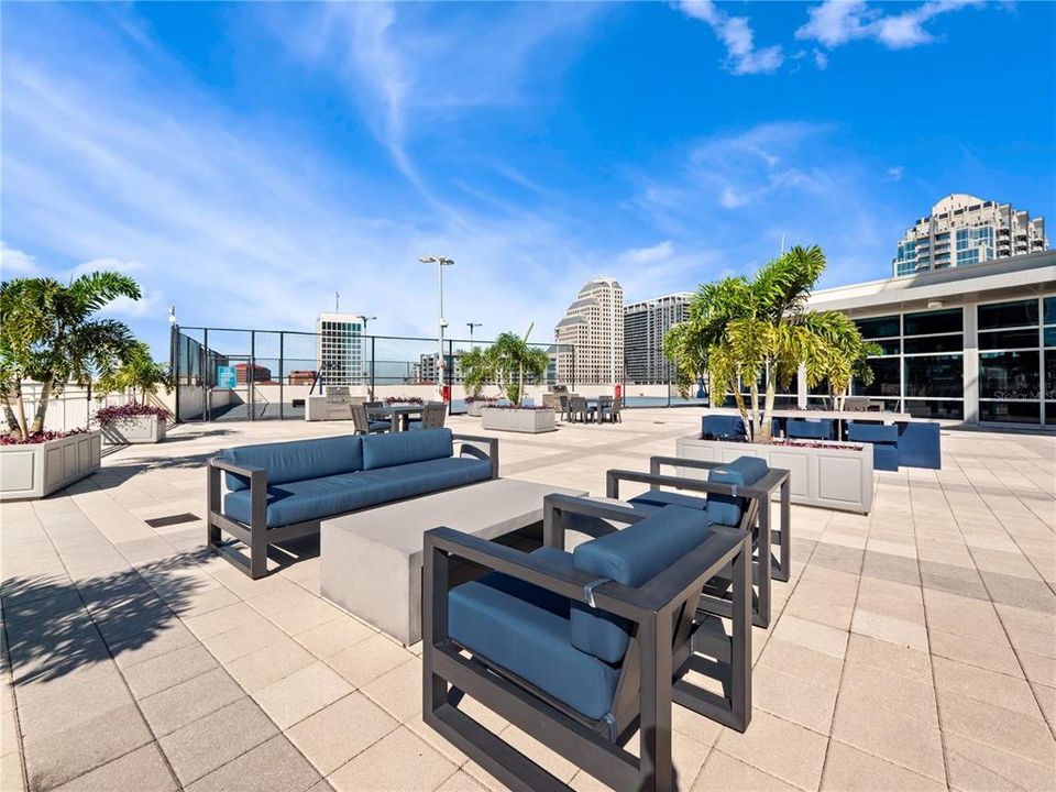 For Sale: $775,000 (2 beds, 2 baths, 1471 Square Feet)