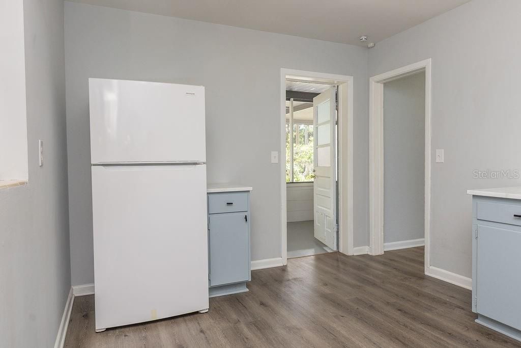 For Rent: $1,675 (2 beds, 1 baths, 800 Square Feet)