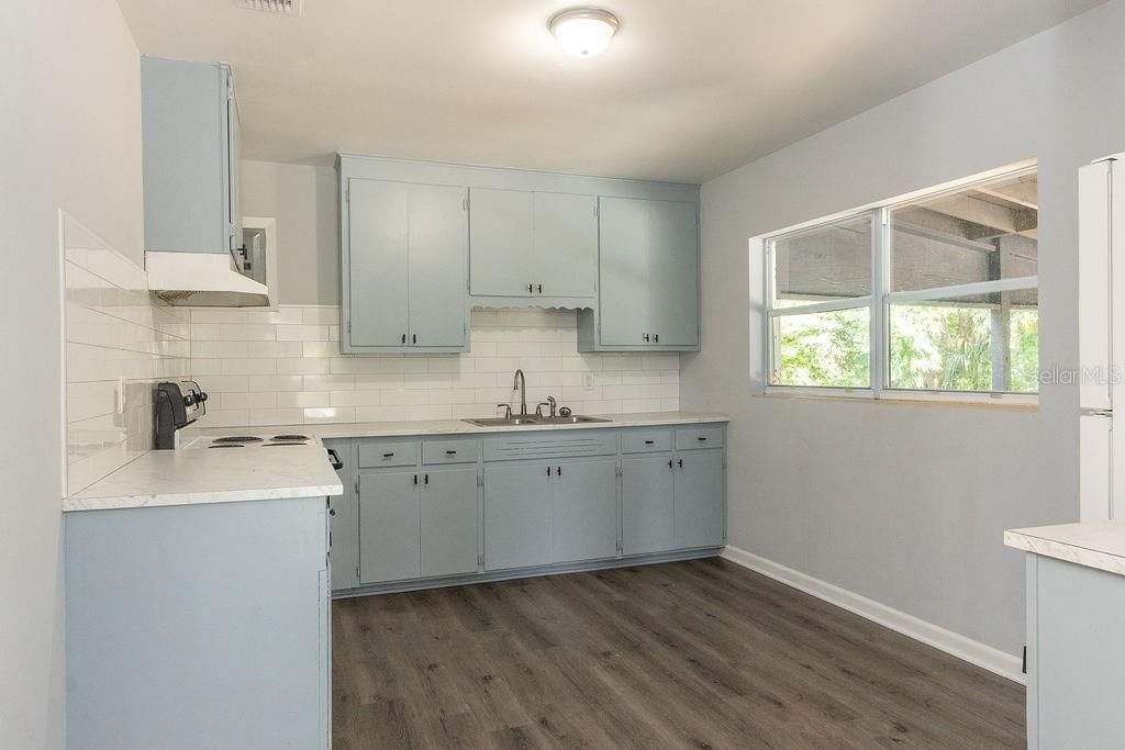 For Rent: $1,675 (2 beds, 1 baths, 800 Square Feet)