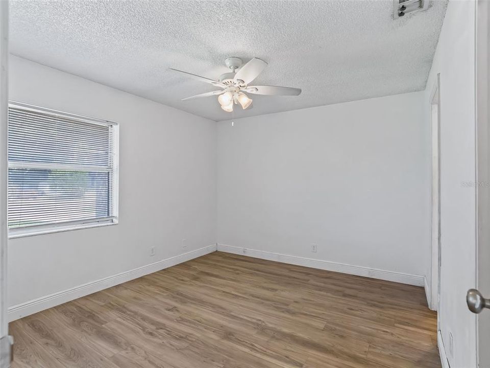 For Sale: $199,000 (3 beds, 2 baths, 1092 Square Feet)