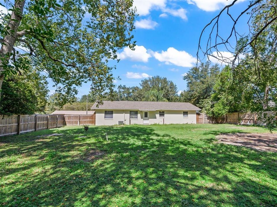 For Sale: $199,000 (3 beds, 2 baths, 1092 Square Feet)