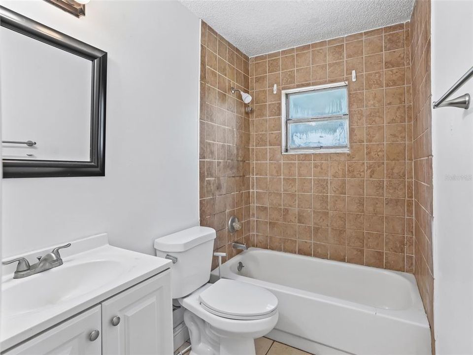 For Sale: $199,000 (3 beds, 2 baths, 1092 Square Feet)