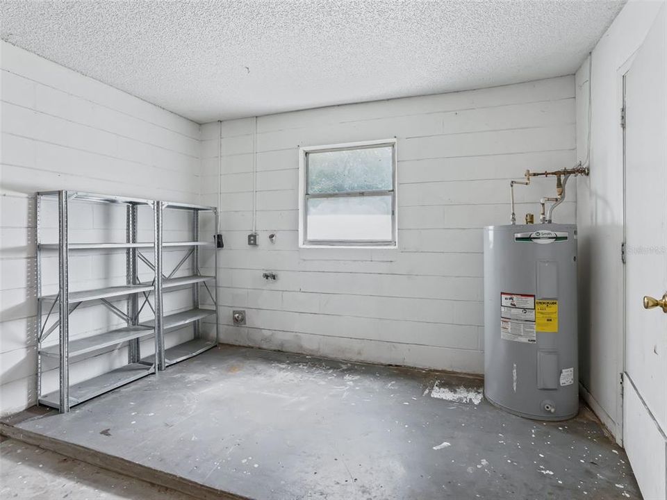 For Sale: $199,000 (3 beds, 2 baths, 1092 Square Feet)