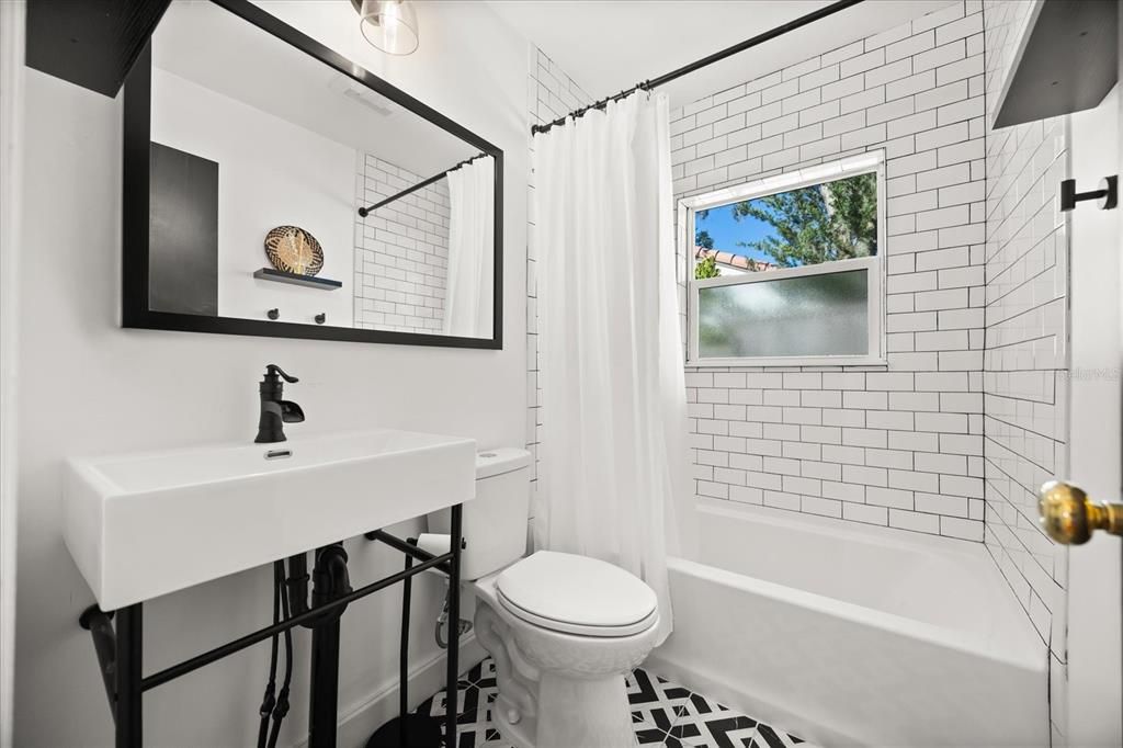 Active With Contract: $699,000 (3 beds, 2 baths, 1418 Square Feet)