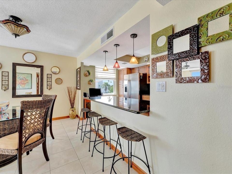 For Sale: $649,000 (2 beds, 2 baths, 1392 Square Feet)