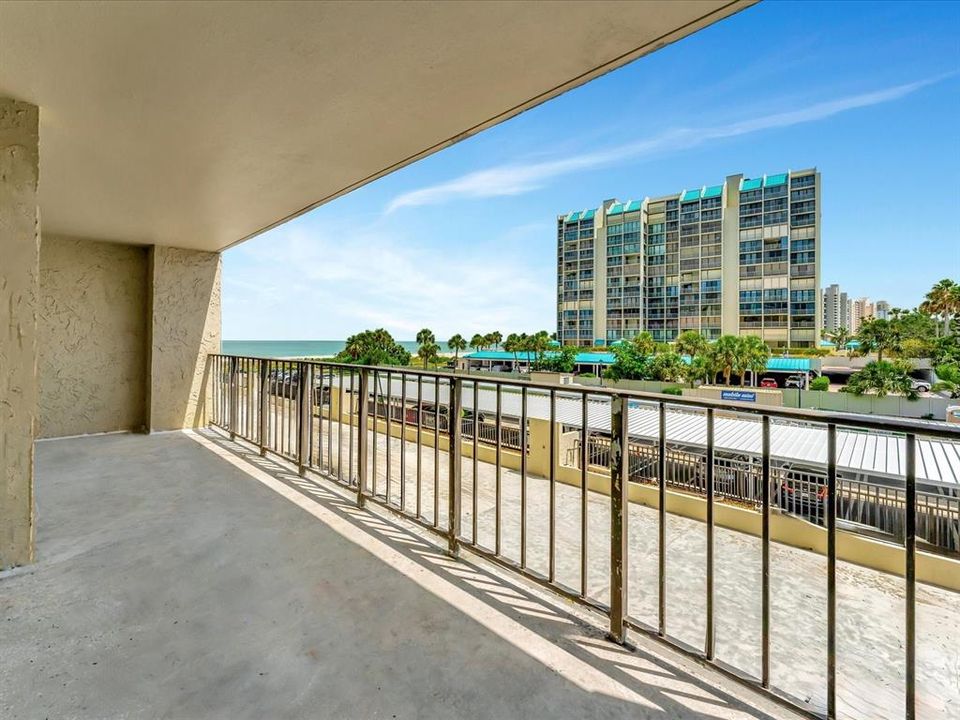 For Sale: $649,000 (2 beds, 2 baths, 1392 Square Feet)