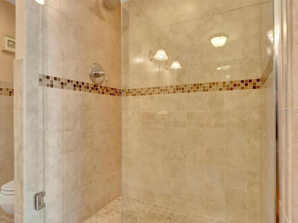 For Sale: $649,000 (2 beds, 2 baths, 1392 Square Feet)