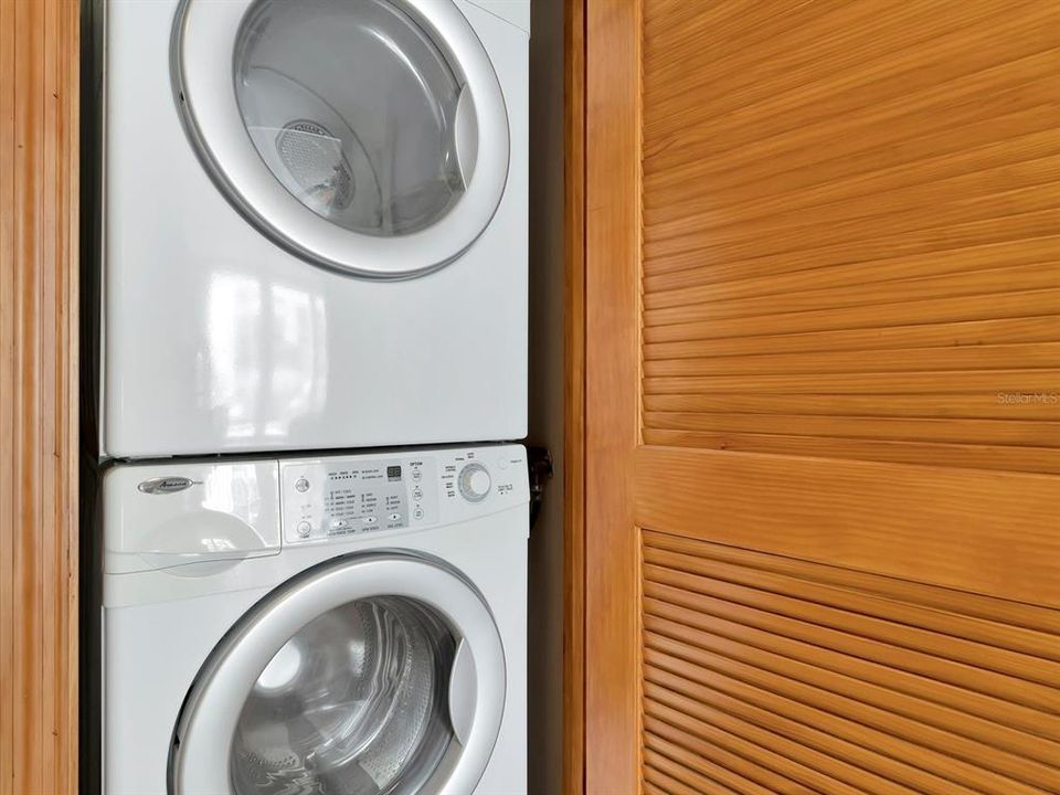 For Sale: $649,000 (2 beds, 2 baths, 1392 Square Feet)