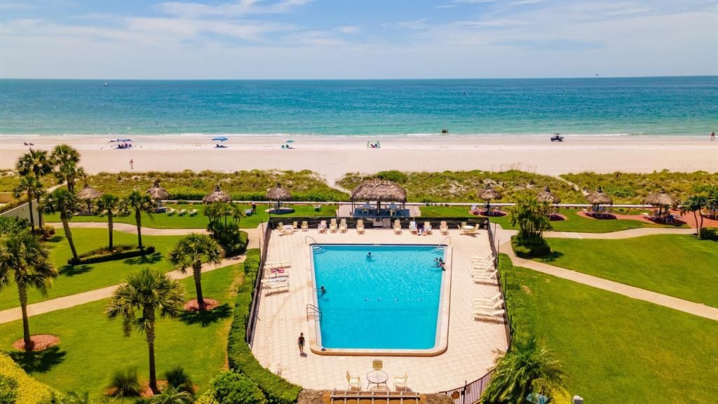 For Sale: $649,000 (2 beds, 2 baths, 1392 Square Feet)