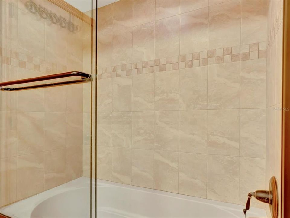 For Sale: $649,000 (2 beds, 2 baths, 1392 Square Feet)