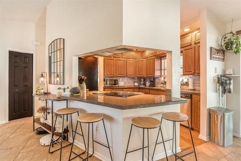 Activo con contrato: $290,000 (2 camas, 2 baños, 1210 Pies cuadrados)