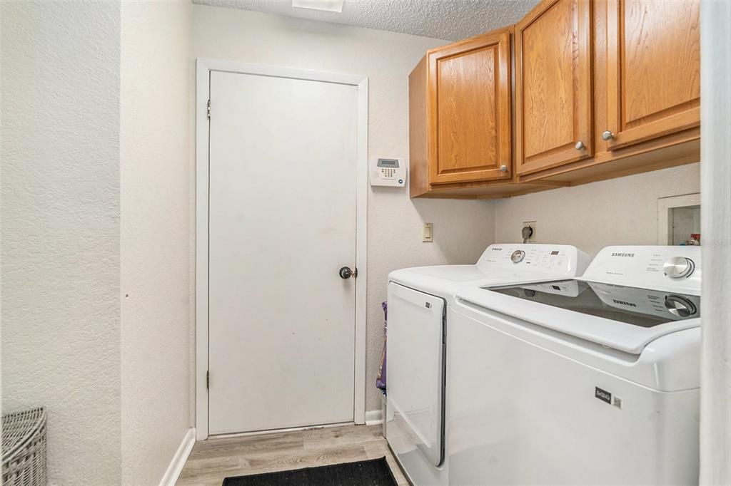 Activo con contrato: $290,000 (2 camas, 2 baños, 1210 Pies cuadrados)