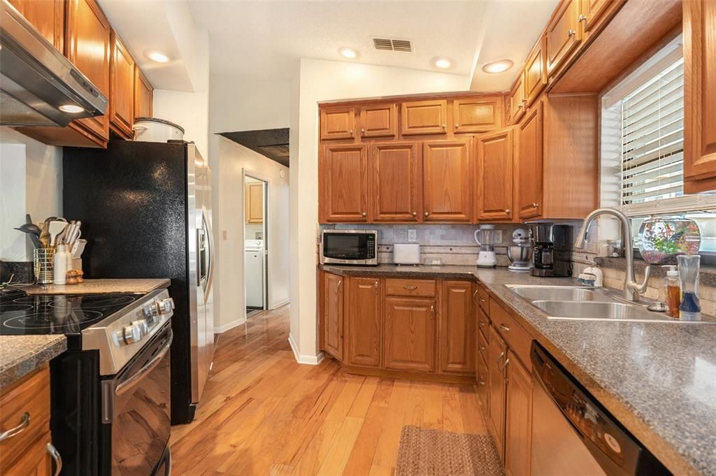 Activo con contrato: $290,000 (2 camas, 2 baños, 1210 Pies cuadrados)