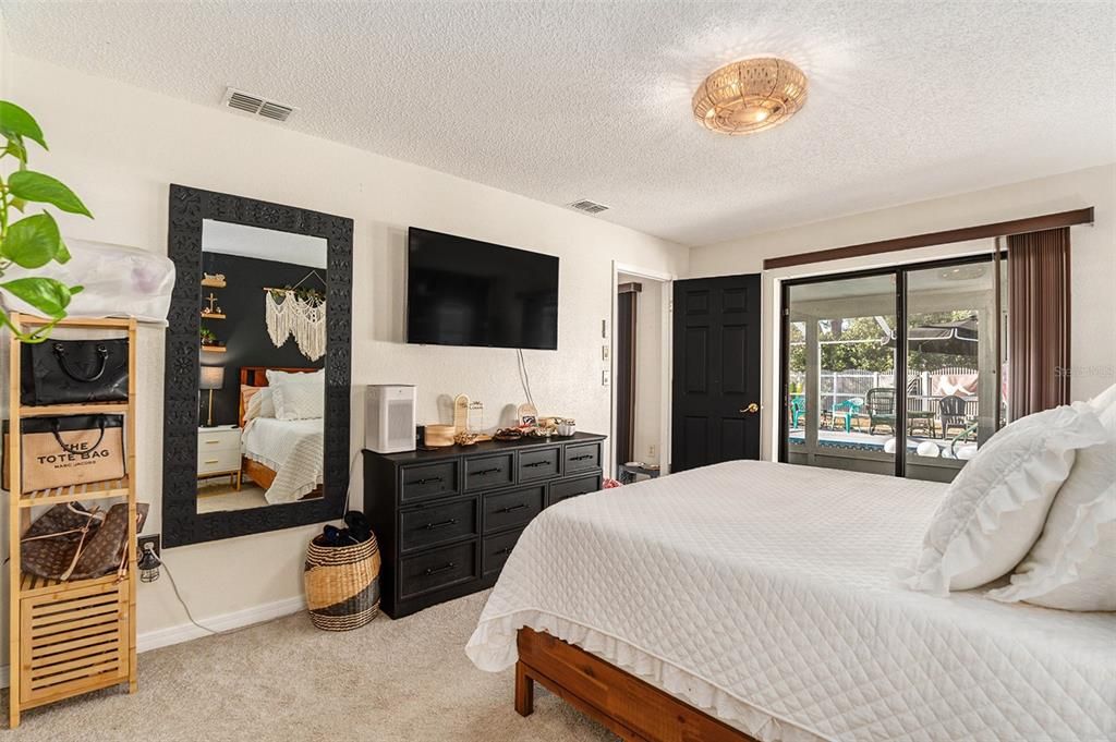 Activo con contrato: $290,000 (2 camas, 2 baños, 1210 Pies cuadrados)