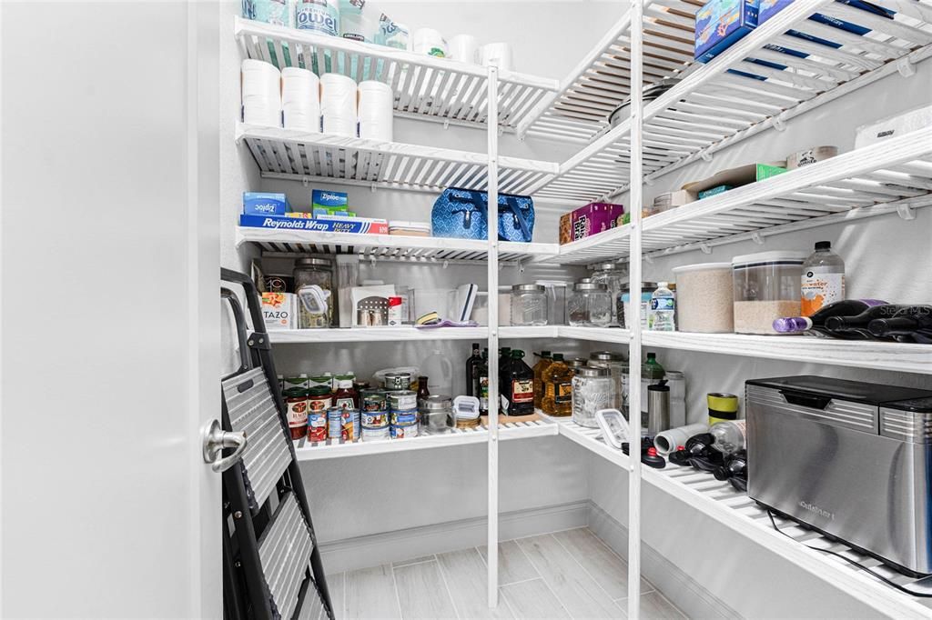 For Sale: $1,399,000 (3 beds, 3 baths, 2622 Square Feet)