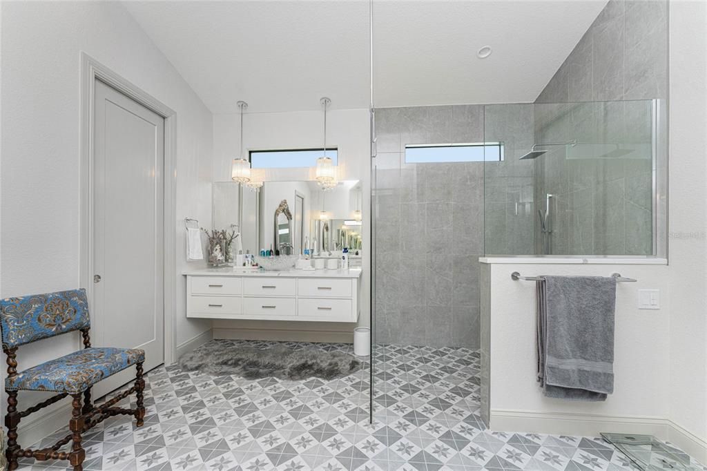 For Sale: $1,399,000 (3 beds, 3 baths, 2622 Square Feet)