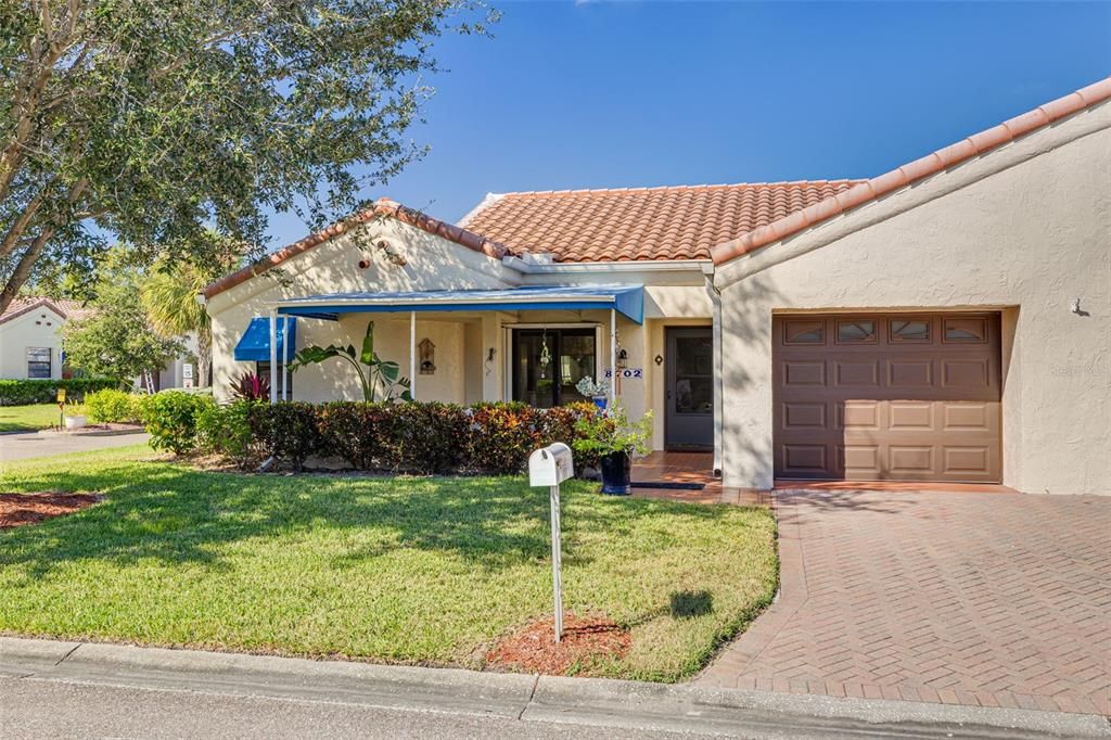 For Sale: $259,900 (2 beds, 2 baths, 1132 Square Feet)