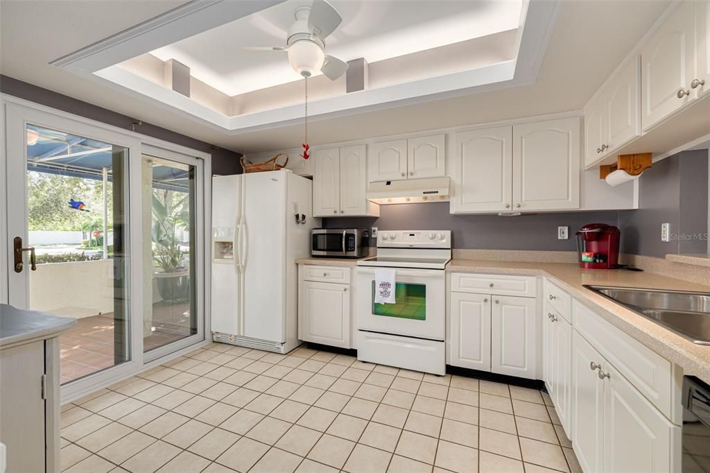 For Sale: $259,900 (2 beds, 2 baths, 1132 Square Feet)