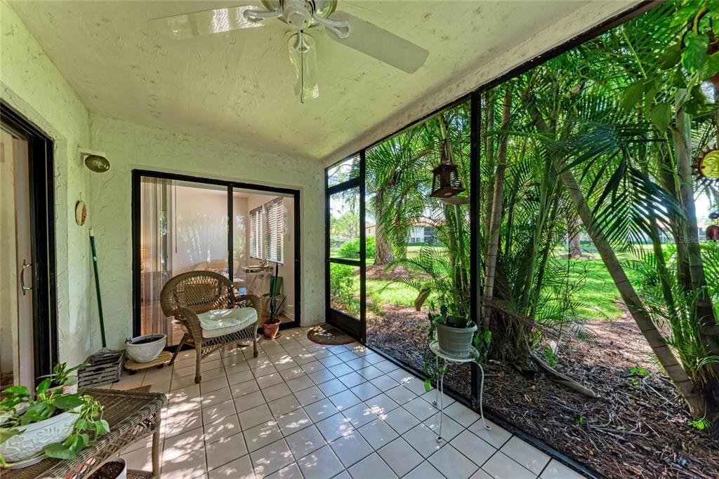 Active With Contract: $250,000 (2 beds, 2 baths, 1145 Square Feet)