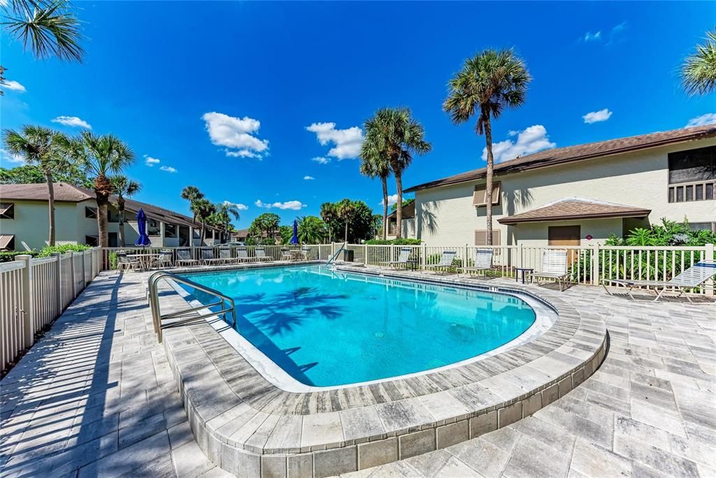 Active With Contract: $250,000 (2 beds, 2 baths, 1145 Square Feet)