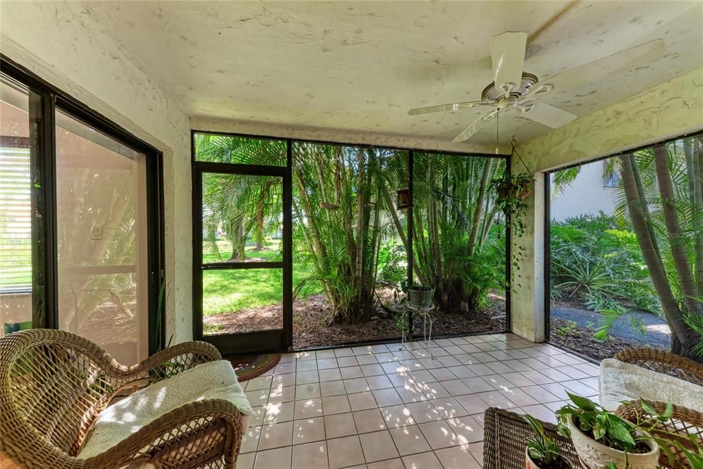 Active With Contract: $250,000 (2 beds, 2 baths, 1145 Square Feet)