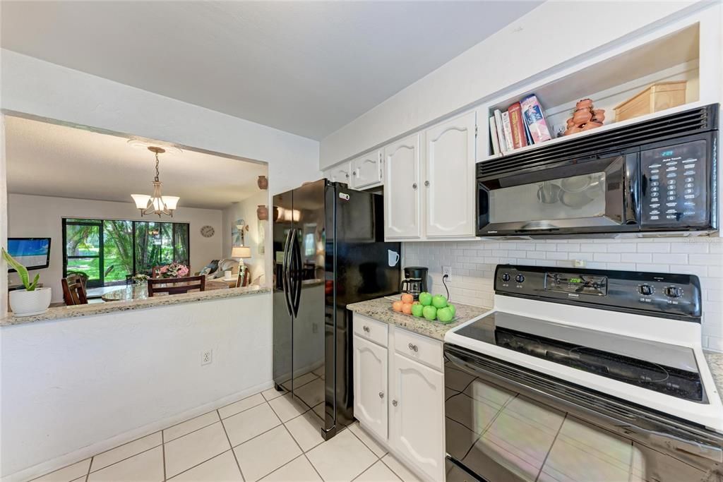 Active With Contract: $250,000 (2 beds, 2 baths, 1145 Square Feet)