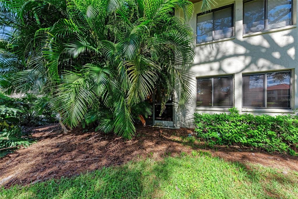 Active With Contract: $250,000 (2 beds, 2 baths, 1145 Square Feet)