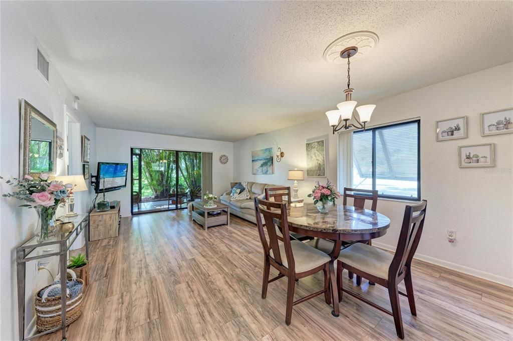 Active With Contract: $250,000 (2 beds, 2 baths, 1145 Square Feet)