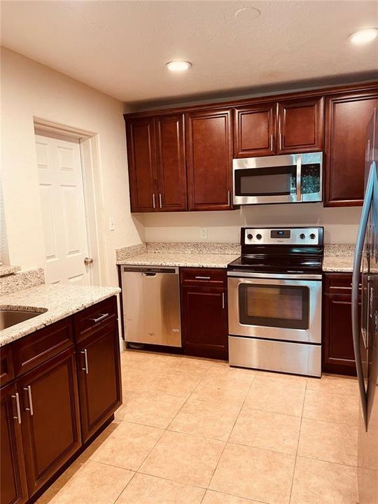 Activo con contrato: $449,000 (2 camas, 2 baños, 1424 Pies cuadrados)