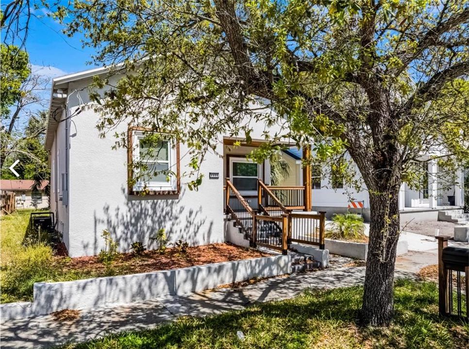 For Sale: $379,990 (3 beds, 2 baths, 1152 Square Feet)