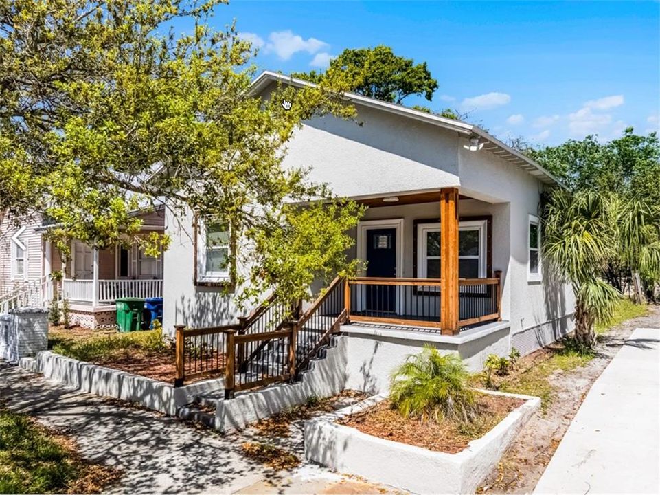 For Sale: $379,990 (3 beds, 2 baths, 1152 Square Feet)