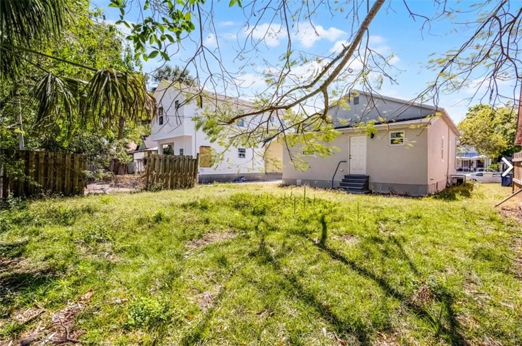 For Sale: $379,990 (3 beds, 2 baths, 1152 Square Feet)