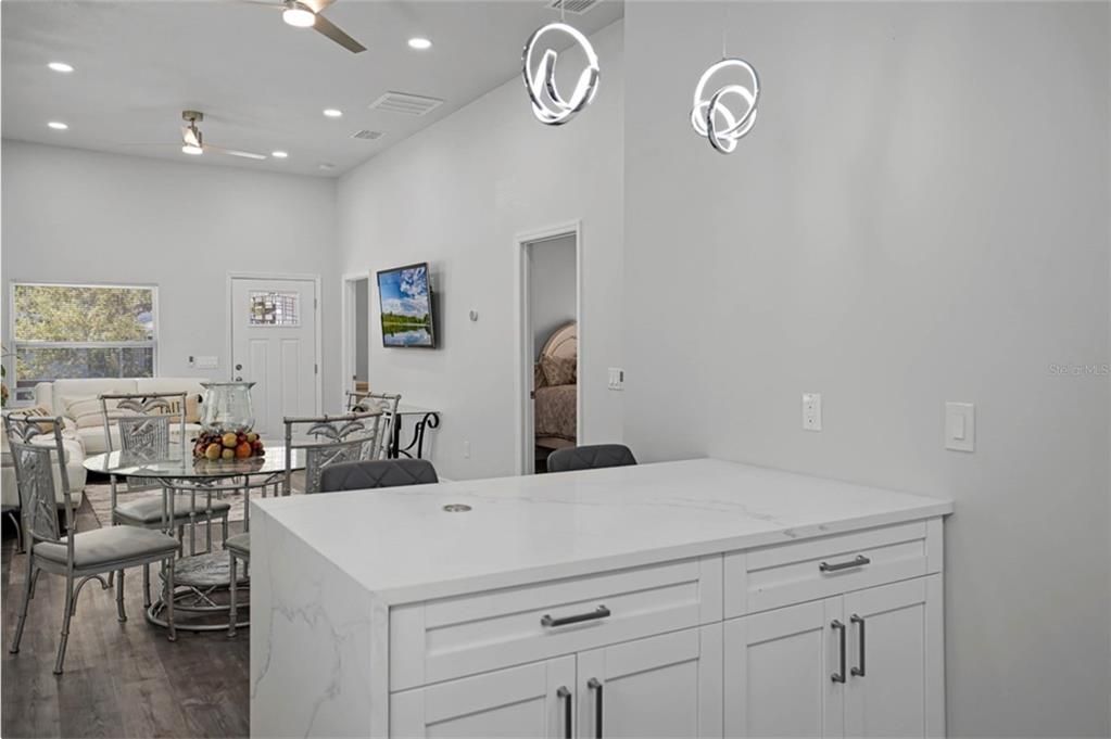 For Sale: $379,990 (3 beds, 2 baths, 1152 Square Feet)