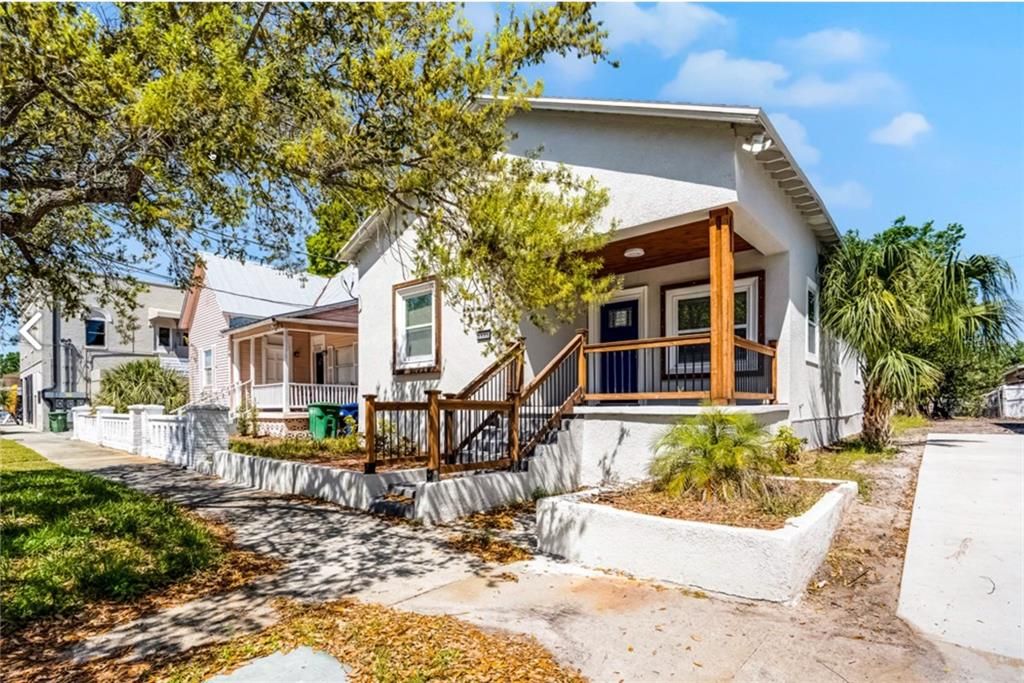 For Sale: $379,990 (3 beds, 2 baths, 1152 Square Feet)