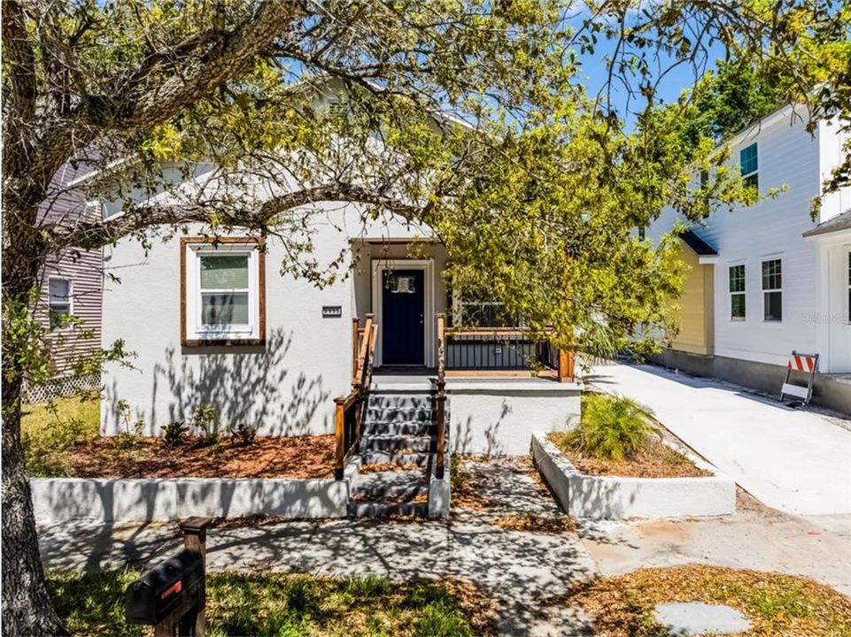 For Sale: $379,990 (3 beds, 2 baths, 1152 Square Feet)