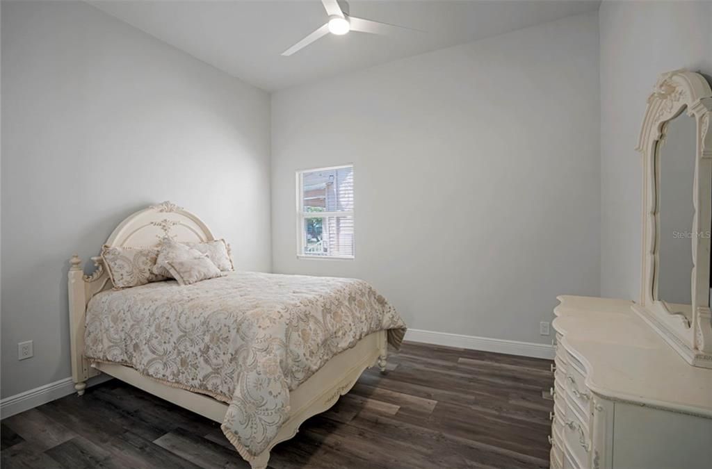 For Sale: $379,990 (3 beds, 2 baths, 1152 Square Feet)