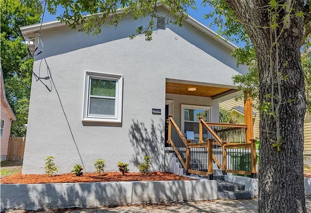 For Sale: $379,990 (3 beds, 2 baths, 1152 Square Feet)